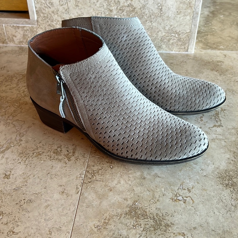 Cute Lucky Brand ankle booties